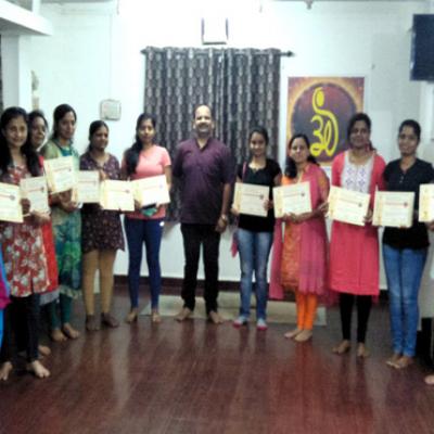 Anahata yoga kendra distributing vyasa YIC certificates to successful candidates